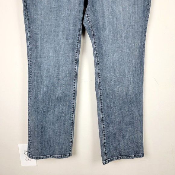 Chico's Platinum Marquis Washed Blue High Rise Boot Cut Jeans Women's 2.5 32X30 - Picture 4 of 9